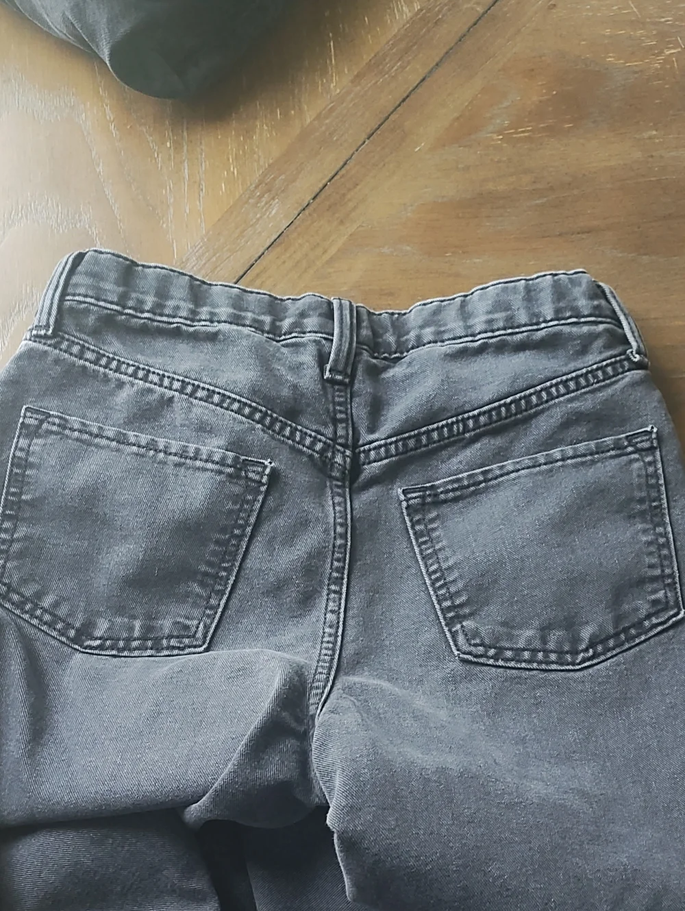 Old Navy Girl's High-Rise Slouchy Straight Jeans